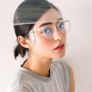 model with simple everyday make up look wearing Infinity Oversized Oval in ice crystal