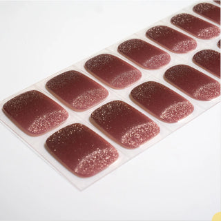 Toasted Chestnut Cat Eye Gel Nail Stickers, a stylish gel nail stickers set featuring semi-cured gel nail strips, perfect for achieving polished gel nails at home. Ideal for Christmas gifts, these nail stickers provide a salon-quality finish with UV light for a long-lasting, festive look.