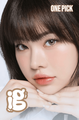 Model showcasing Eyecandys Onepick Cream Brown prescription colored contact lenses – comfortable, subtle, and eye-catching color lenses for a soft brown look