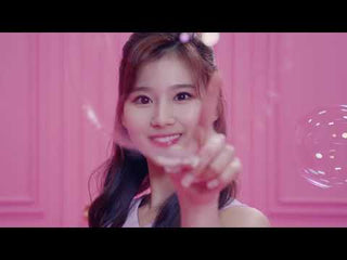 celebrity wearing Acuvue Define Radiant Sweet colored contact lenses by EyeCandys