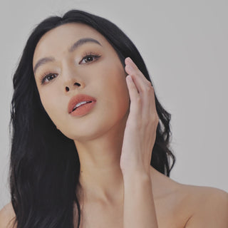 Model showcasing EyeCandys Sunlit Hazel colored prescription lens in a detailed eye close-up video.