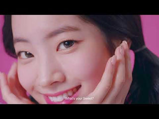 celebrity Dahyun wearing Acuvue Define Radiant Sweet colored contact lenses by EyeCandys